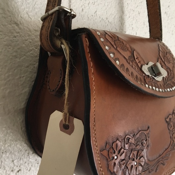 Vintage Round Leather Purse - Picture 4 of 7